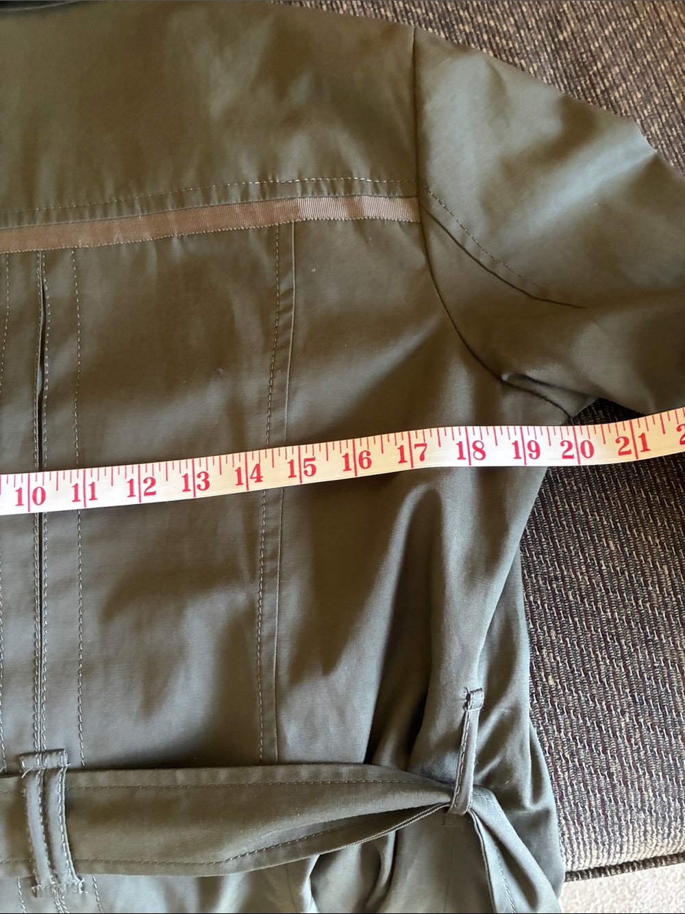 VINCE CAMUTO BELTED TRENCH COAT- GREEN - MEDIUM - EUC - Picture 12 of 14